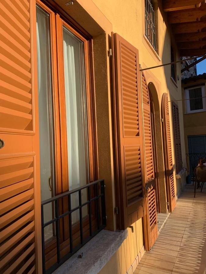 Palazzo Teatro Vecchio-Holiday Suites Сало Экстерьер фото